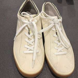 Rothy’s The Lace Up Sneaker- Size 9
